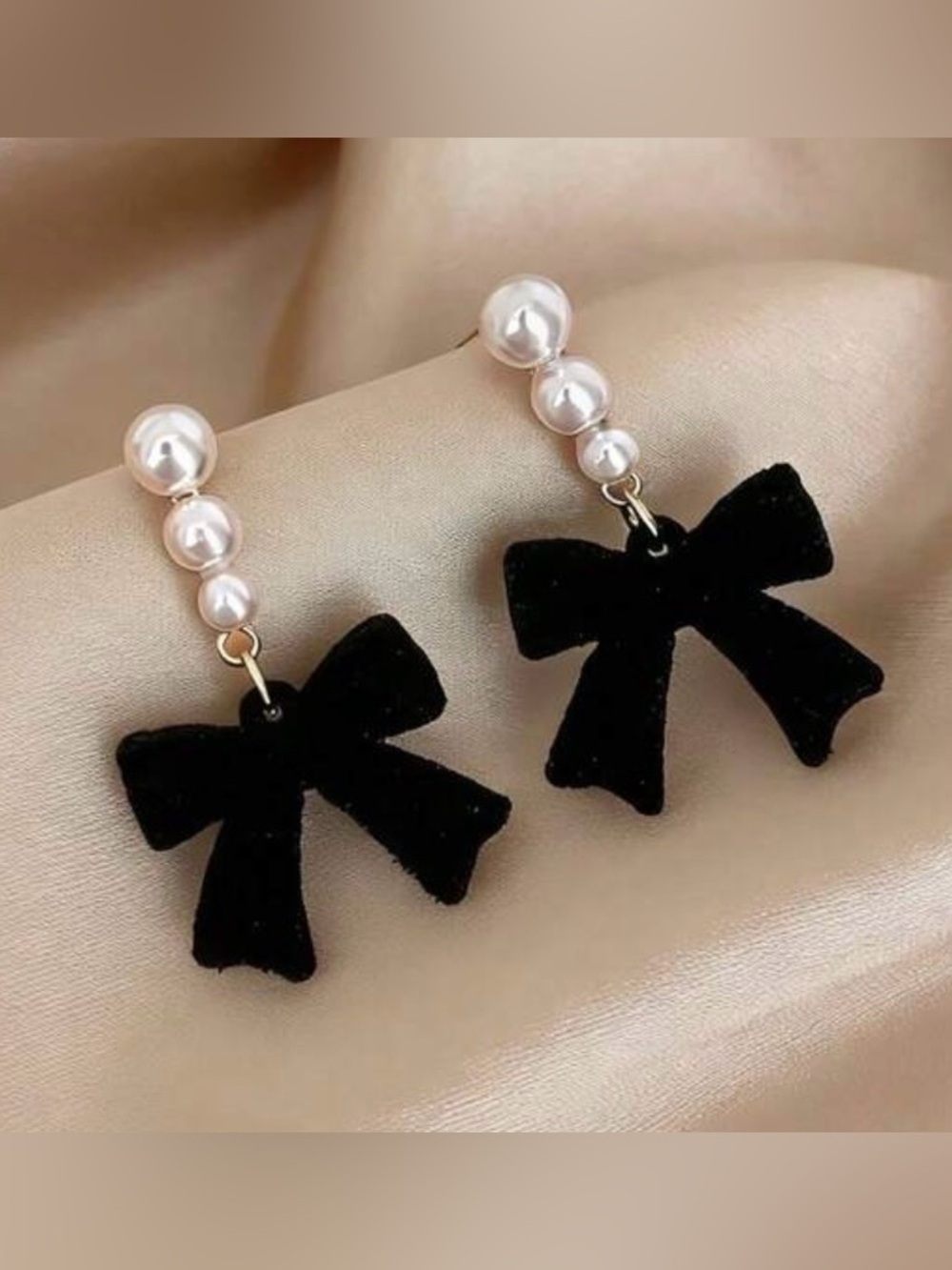Black Velvet Bow&Pearl Drop Earrings